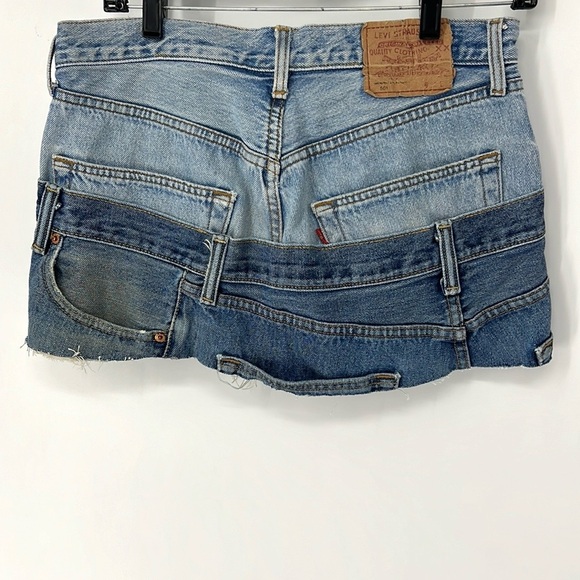 A vintage fit EUC women’s size small denim skirt - Picture 8 of 9